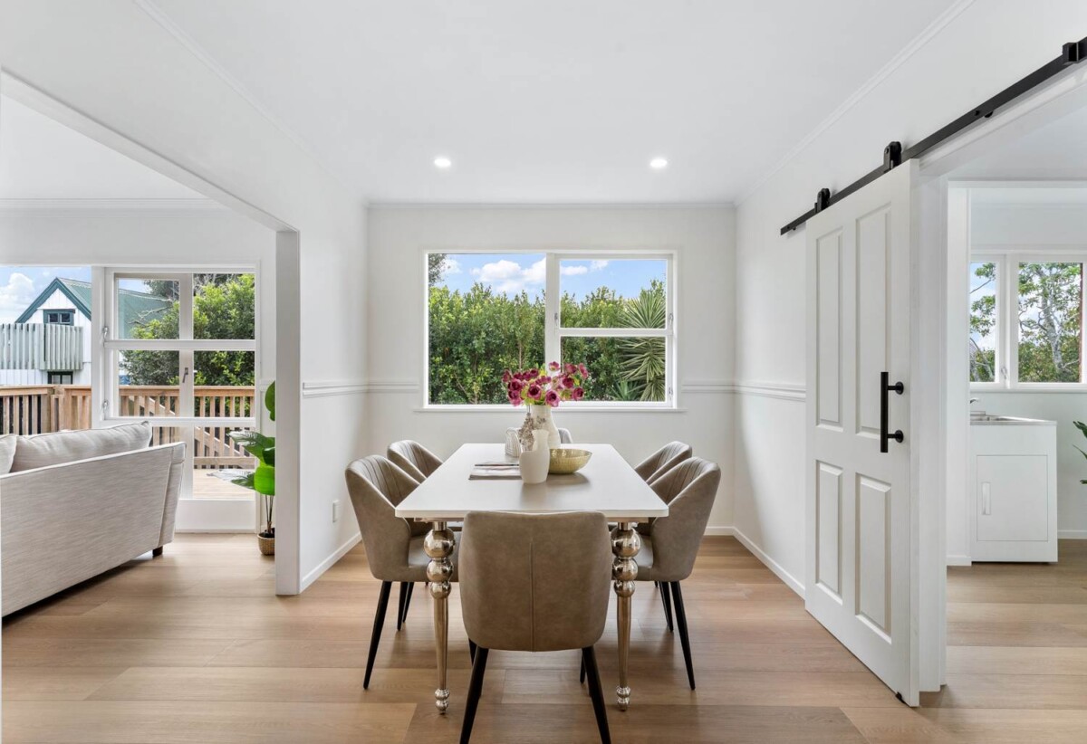 Renovated, 3 beds house on 458m² section, walks to schools, other local amenities, 8 Aplin Place, Birkdale, Auckland