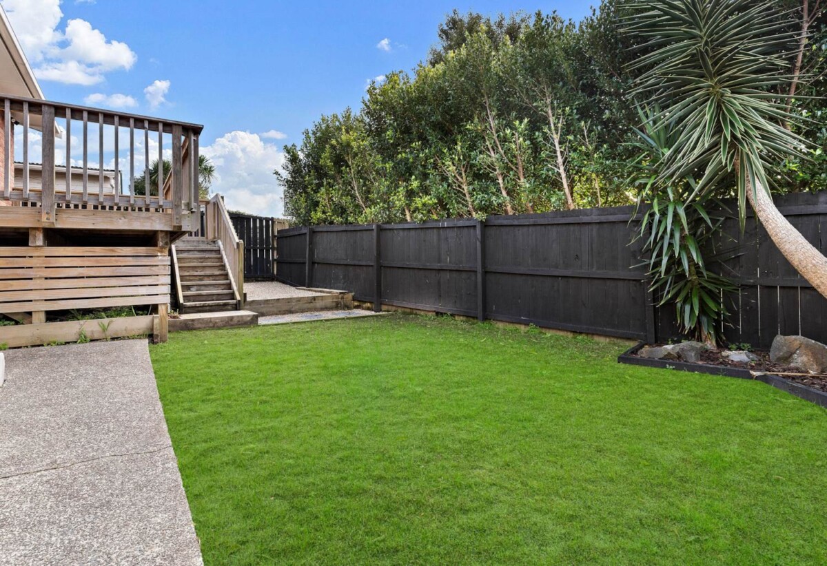 Renovated, 3 beds house on 458m² section, walks to schools, other local amenities, 8 Aplin Place, Birkdale, Auckland