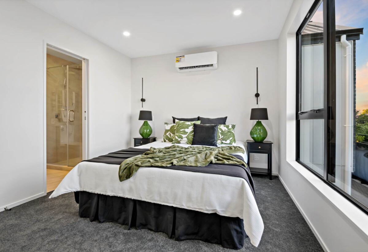 2/121 White Swan Road, Mt Roskill, Auckland