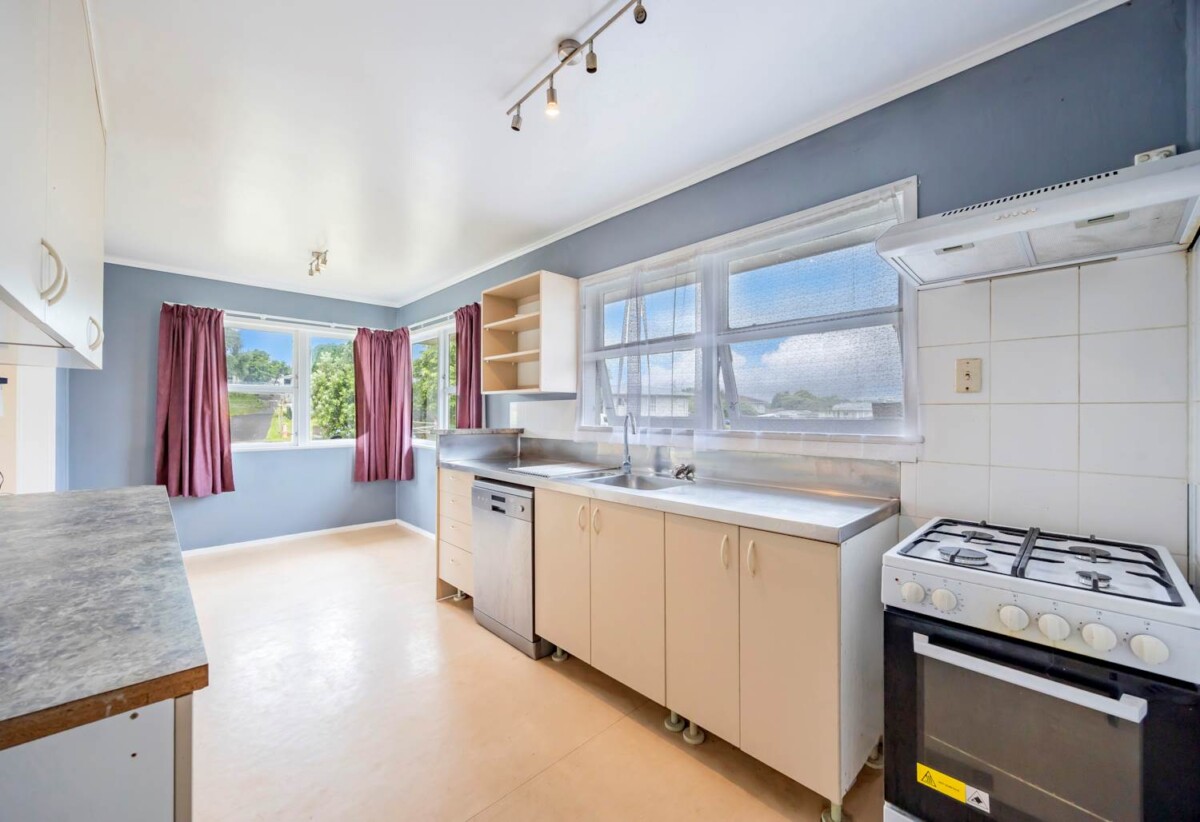 2x 3-beds Houses on 1 Title, 804m² Corner Site, THAB, currently rented for ($650 plus $575) per week, 41 Ashgrove Road, Mangere, Auckland
