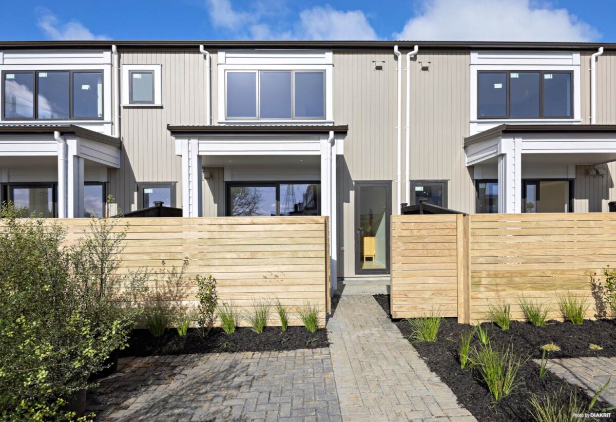 3 Ensuites & 2 Living Rooms, 127 Bremner Road, Karaka, Auckland