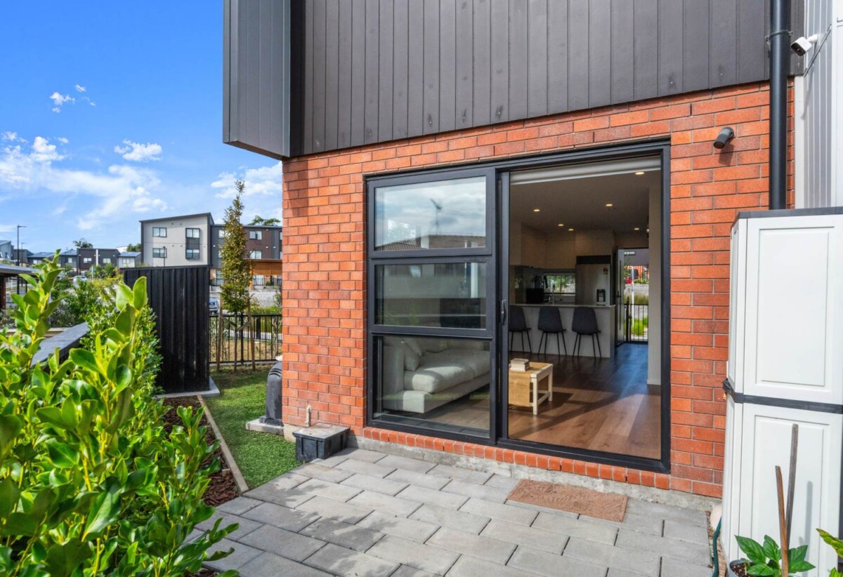 Must sell, 89 Selo Street, Glen Eden, Auckland