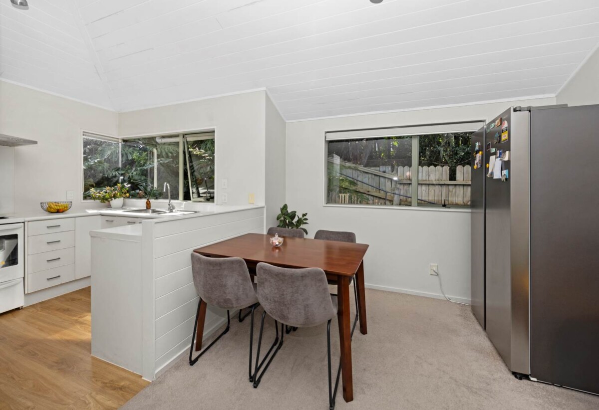 2/15 Contessa Drive, Glenfield, Auckland