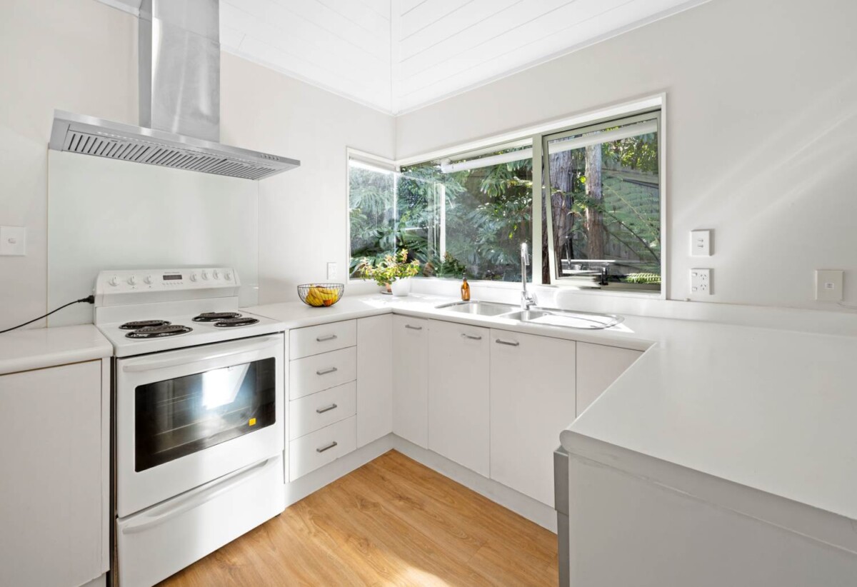 2/15 Contessa Drive, Glenfield, Auckland