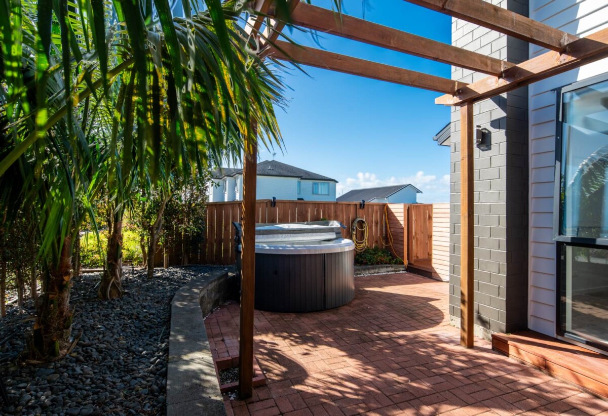 24 Bearing Parade, Long Bay, Auckland