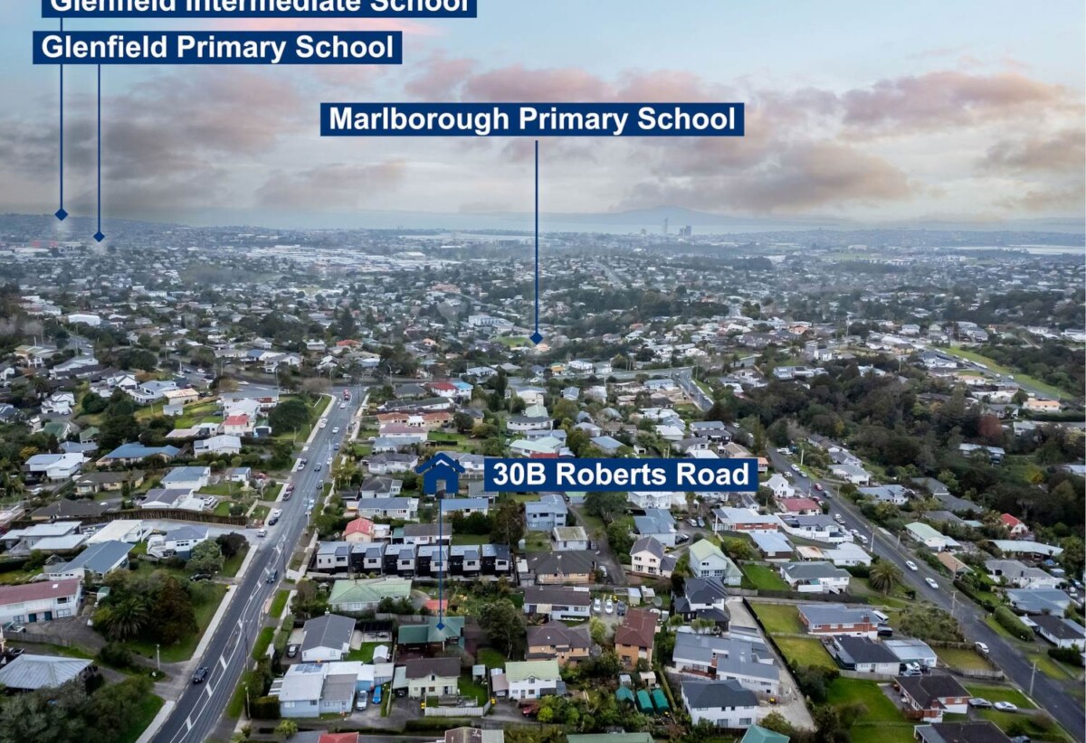 2/30 Roberts Road, Glenfield, Auckland