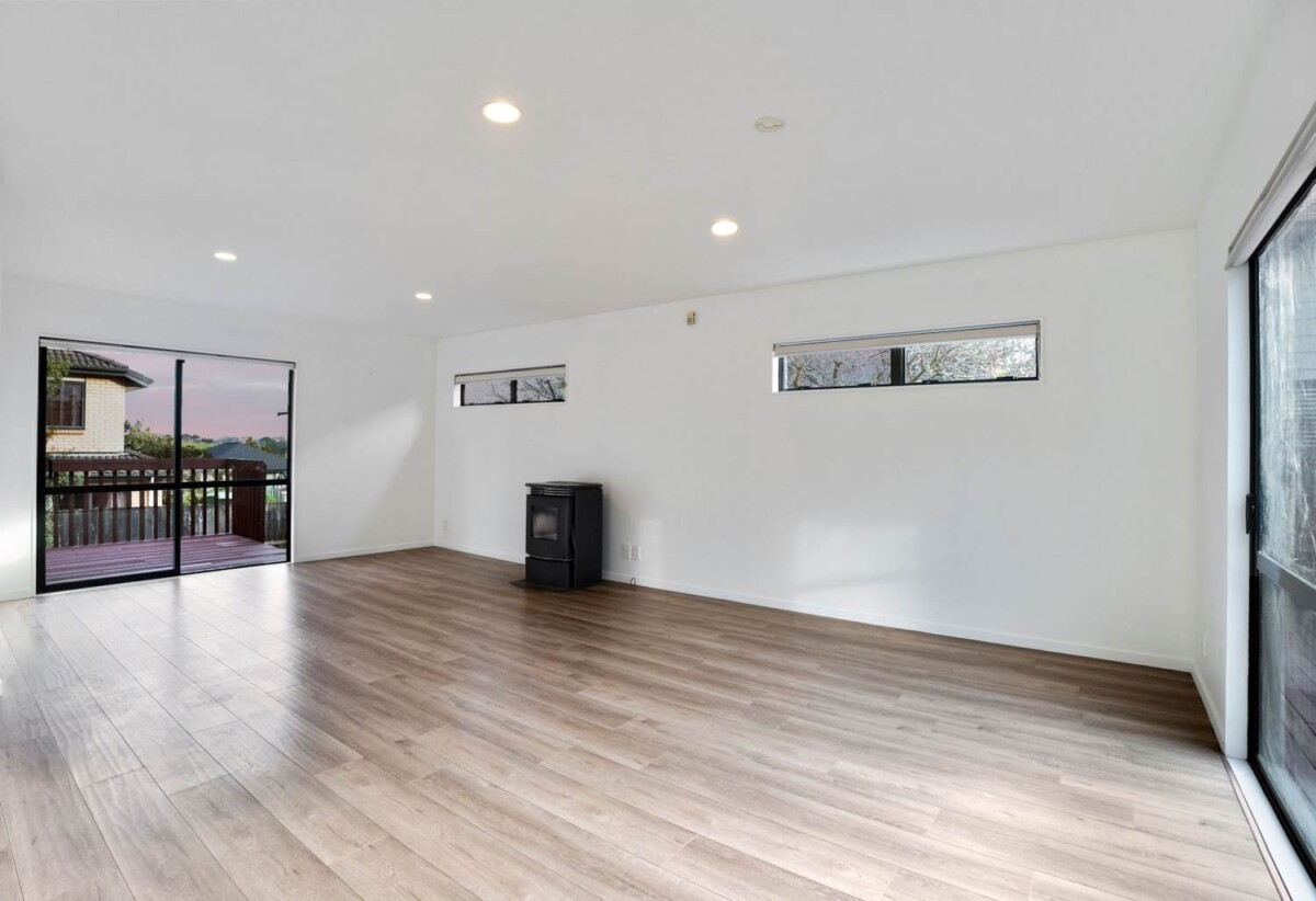 2/30 Roberts Road, Glenfield, Auckland