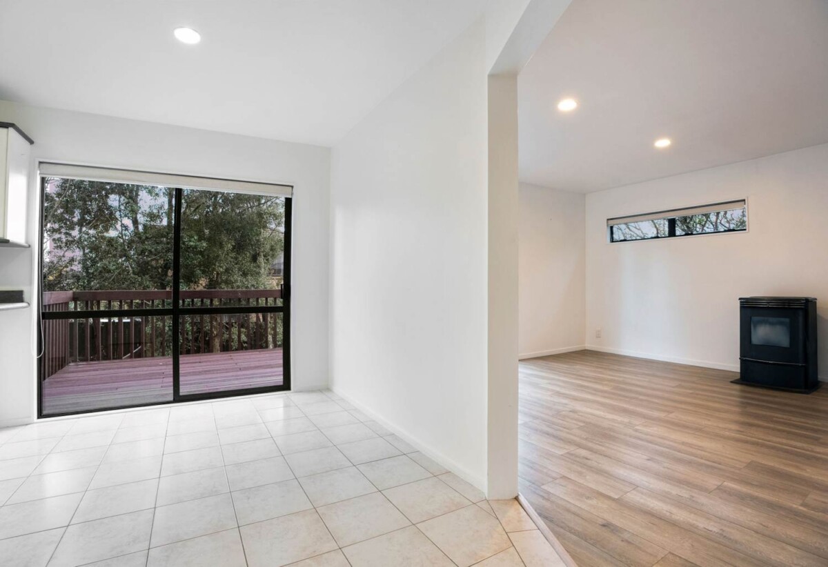 2/30 Roberts Road, Glenfield, Auckland