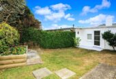 1/4 Lynn Road, Glenfield, Auckland