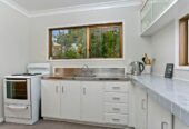 1/4 Lynn Road, Glenfield, Auckland