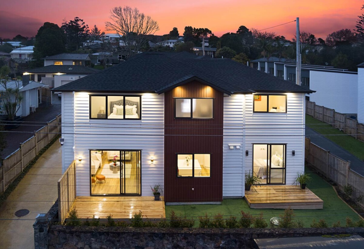 92 Godley Road, Green Bay, Auckland