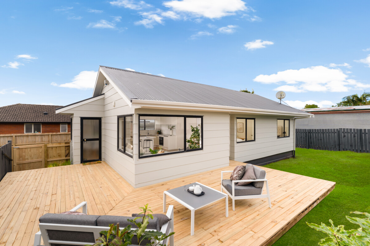 2/7 Rewarewa Road, Te Atatu Peninsula