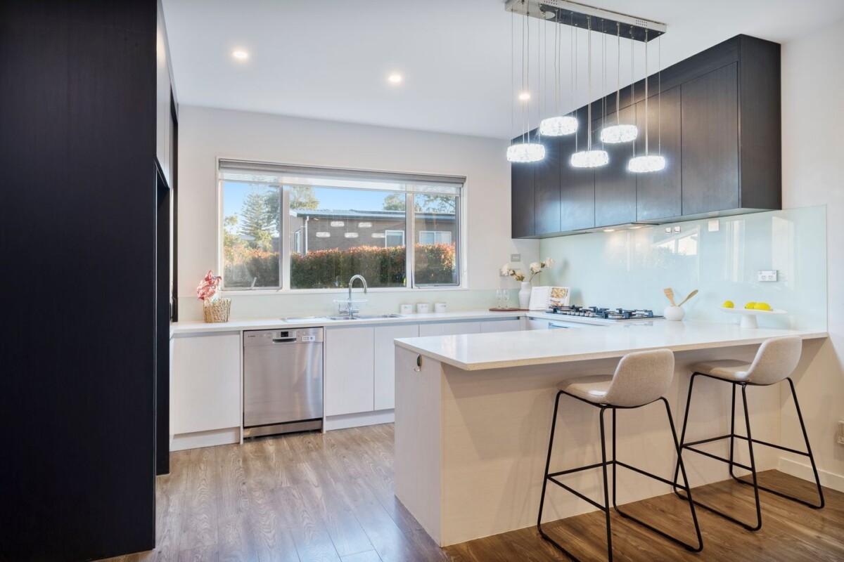Vendor’s Paying Two Mortgages – This Must Be Sold, 22 Sunshine Boulevard, Sunnyvale, Auckland
