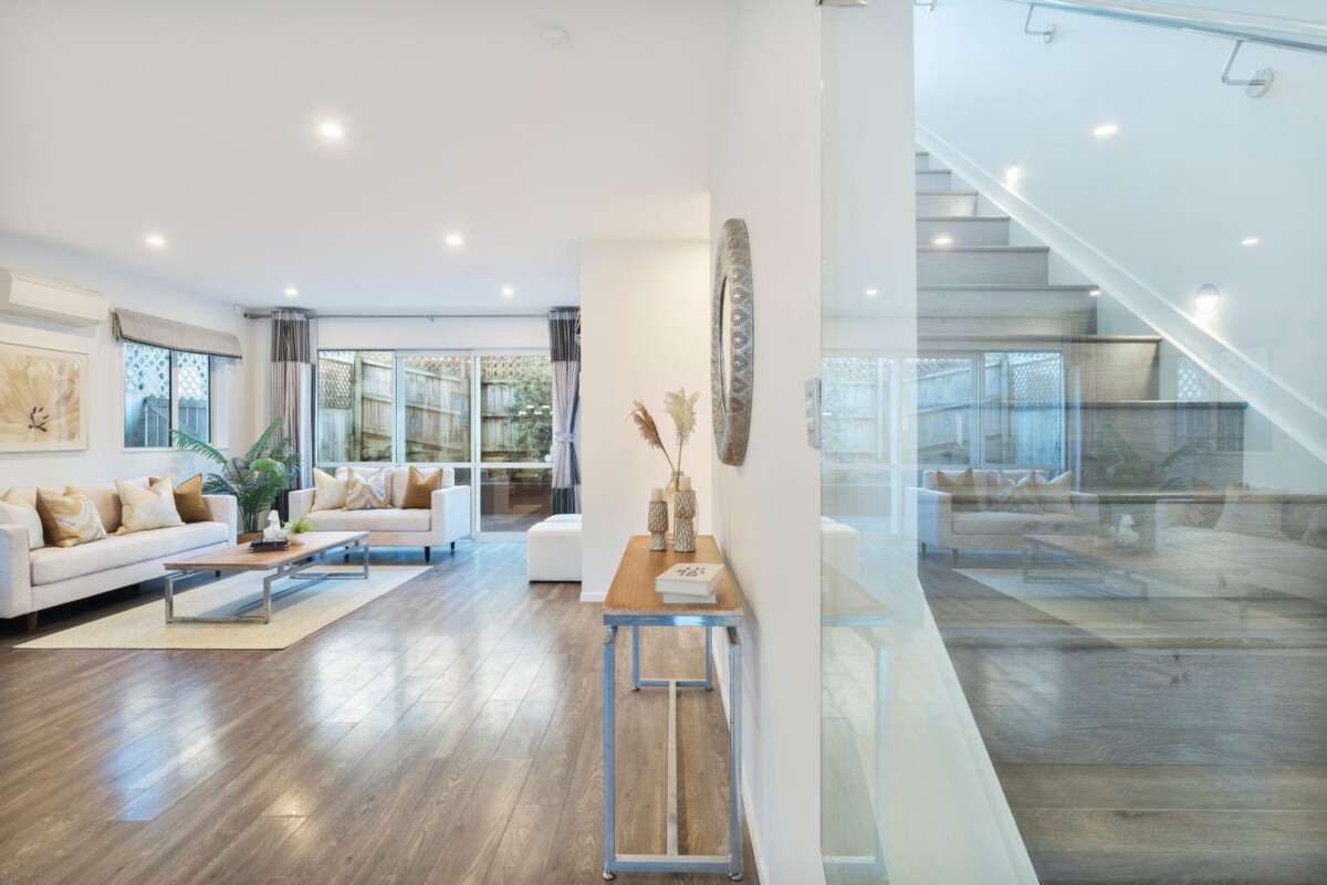 Vendor’s Paying Two Mortgages – This Must Be Sold, 22 Sunshine Boulevard, Sunnyvale, Auckland