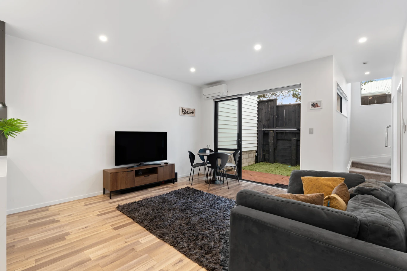 Right by the Park, welcome all conjunctional, 5/122 Archibald Road, Kelston, Auckland