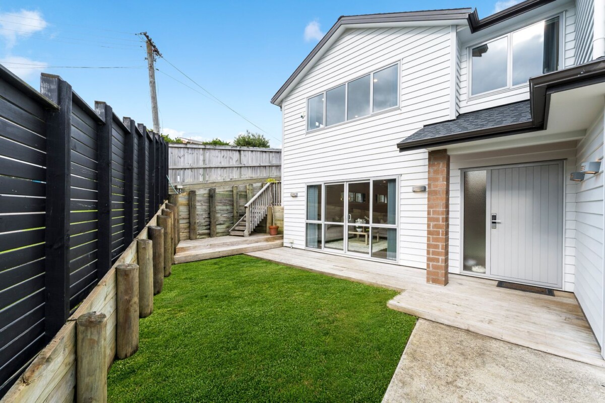 25A View Road, Henderson, Auckland
