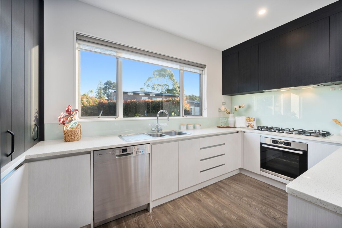 Vendor’s Paying Two Mortgages – This Must Be Sold, 22 Sunshine Boulevard, Sunnyvale, Auckland