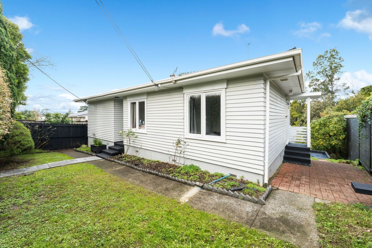 1/39 Lancaster Road, Beach Haven, Auckland