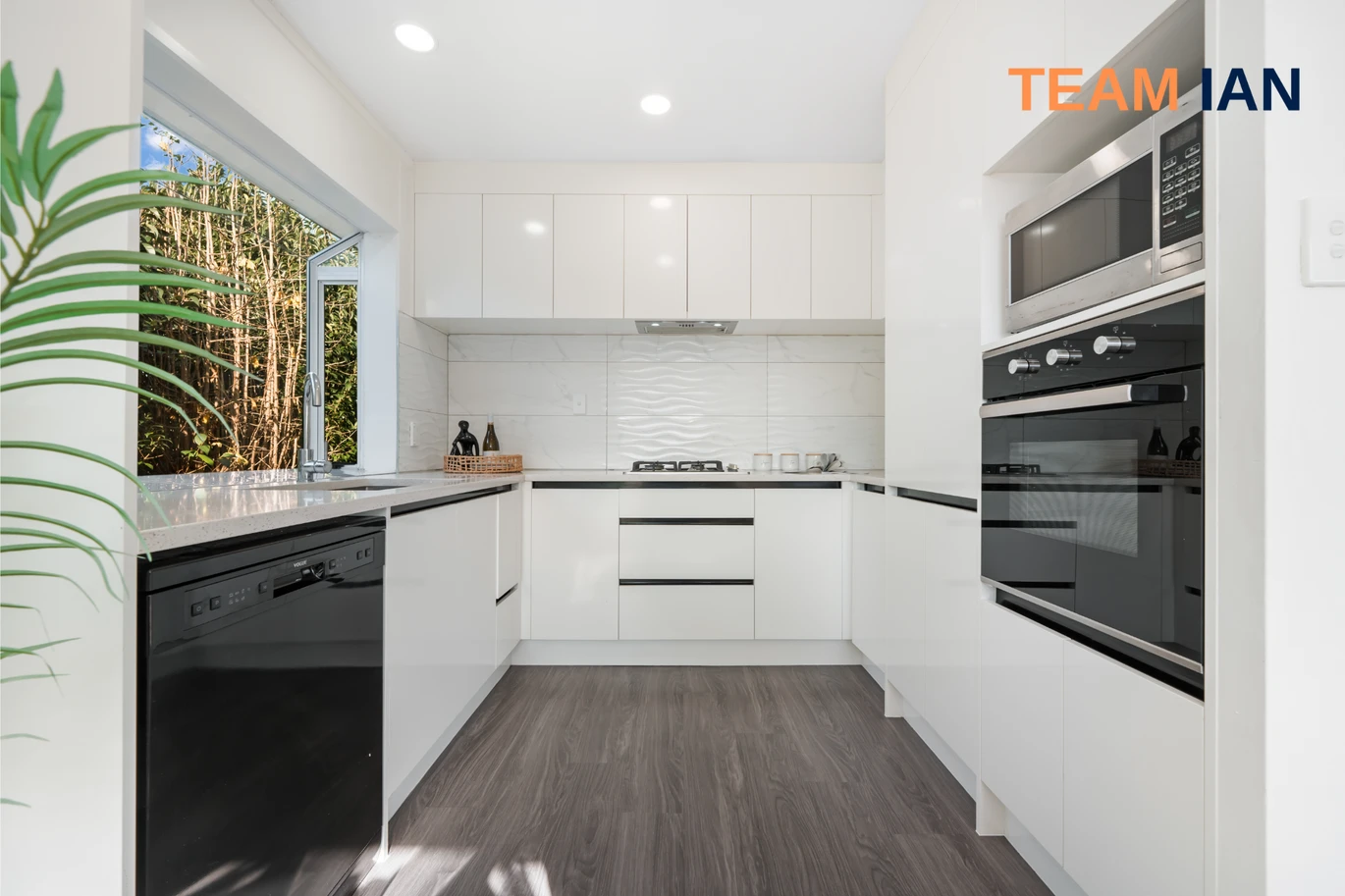1/42 Pomaria Road, Henderson, Auckland