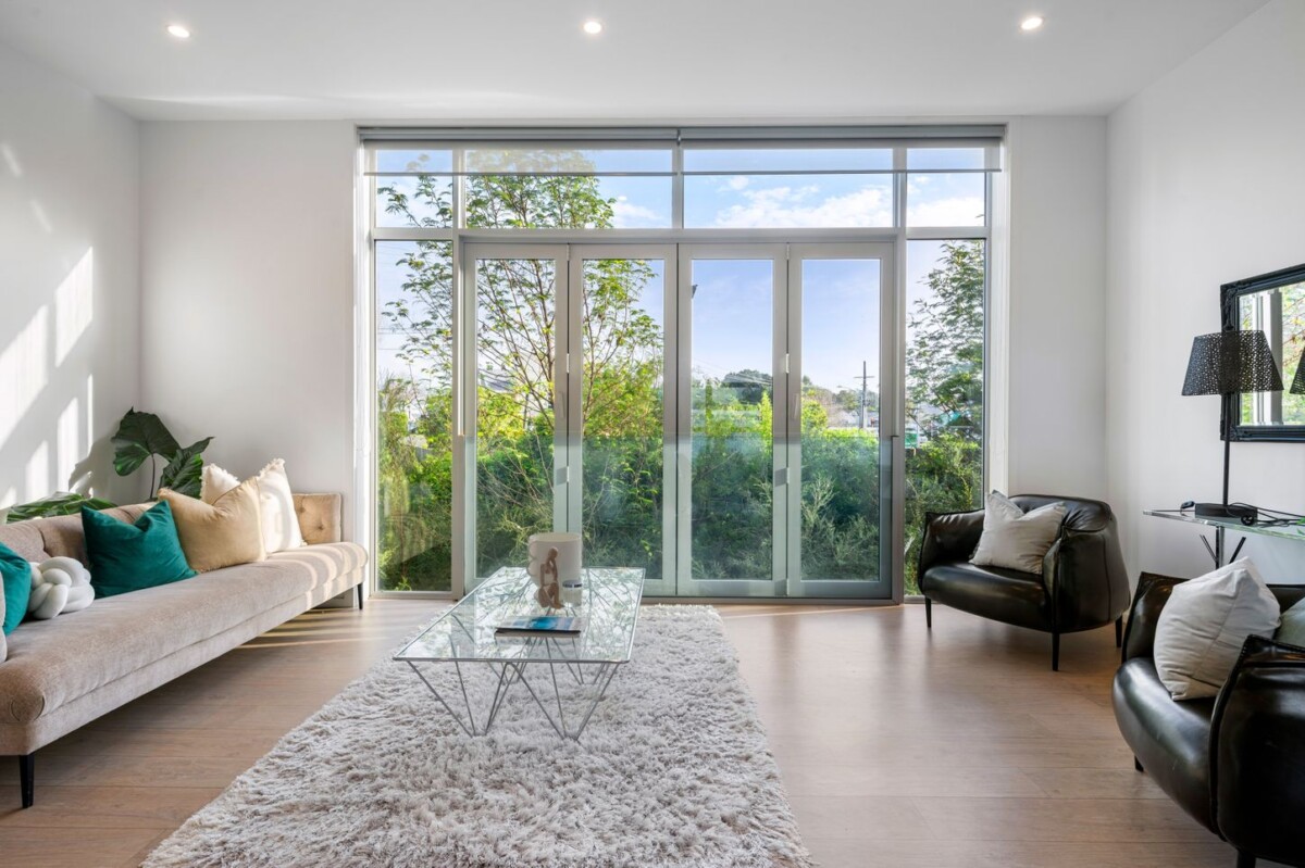 Home & Income Or Work & Live Or Cash Cow Investment, A1/18 Oteha Valley Road, Albany, Auckland