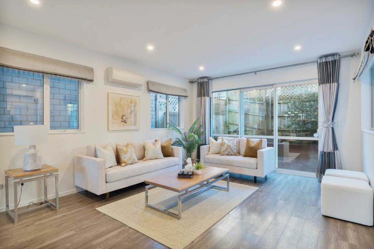 Vendor’s Paying Two Mortgages – This Must Be Sold, 22 Sunshine Boulevard, Sunnyvale, Auckland