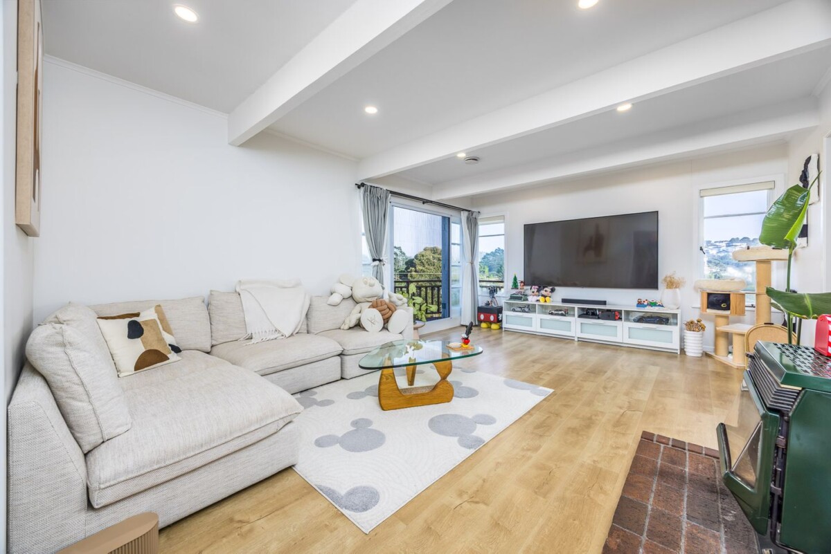 7 Chamberlain Road, Massey, Auckland