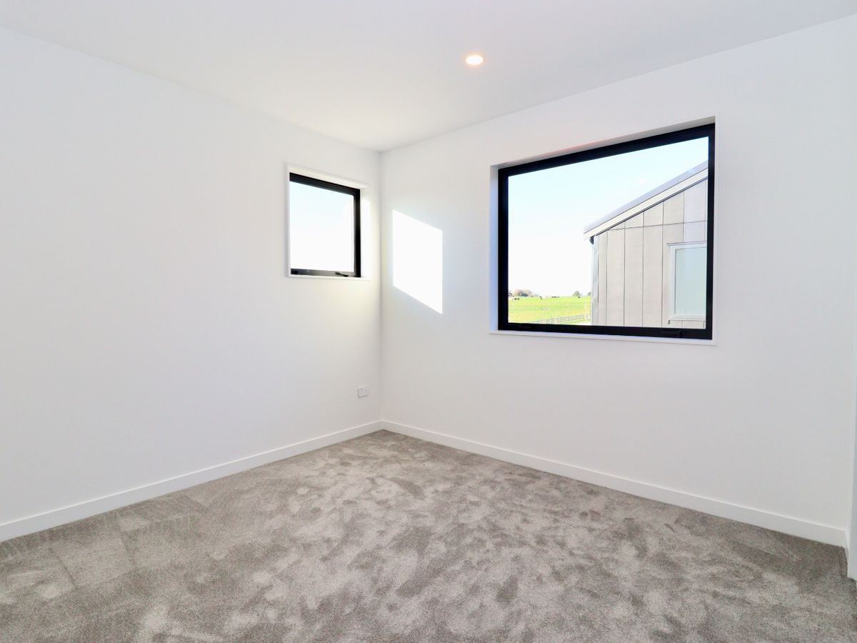For rent, 4 bedrooms 2 bathrooms house, 59 Karaka Village Parade, Karaka, Auckland, Available Now