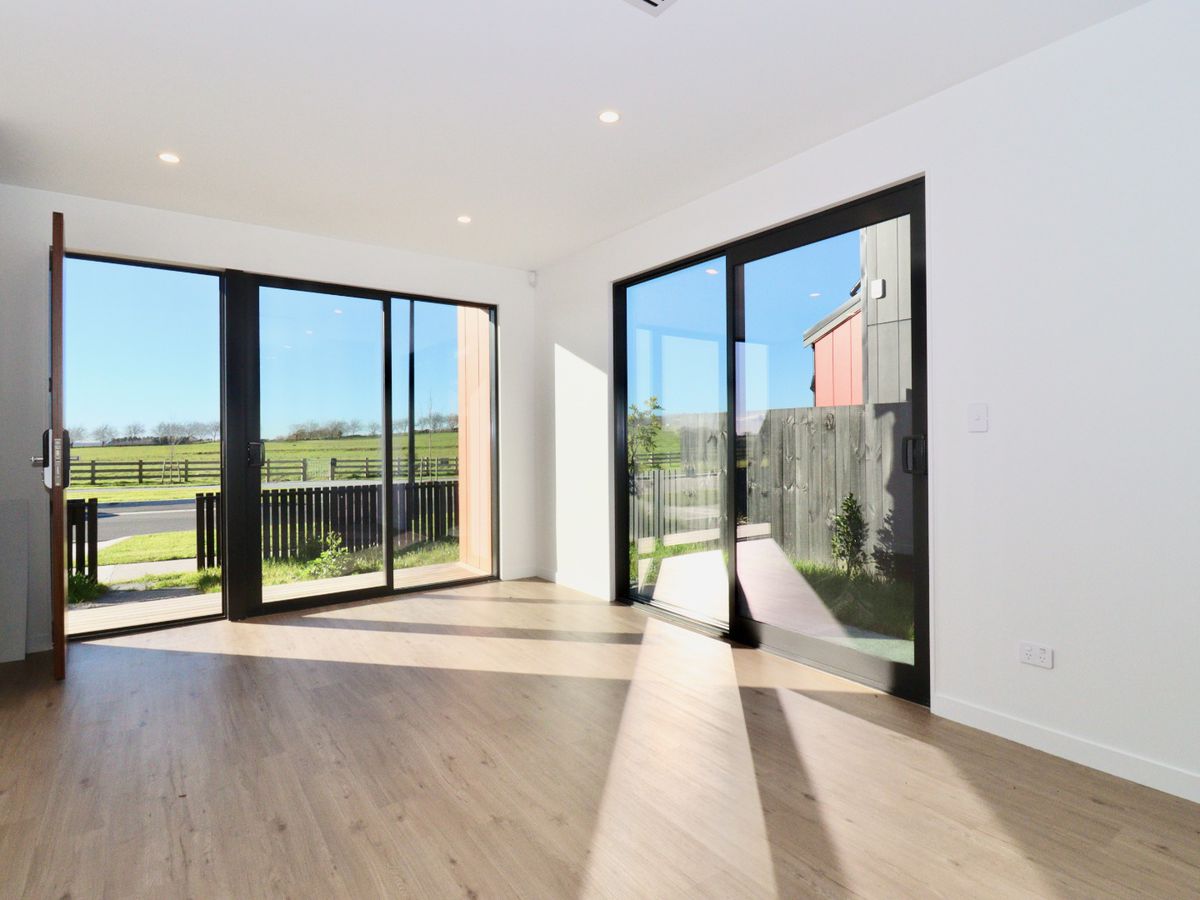 For rent, 4 bedrooms 2 bathrooms house, 59 Karaka Village Parade, Karaka, Auckland, Available Now