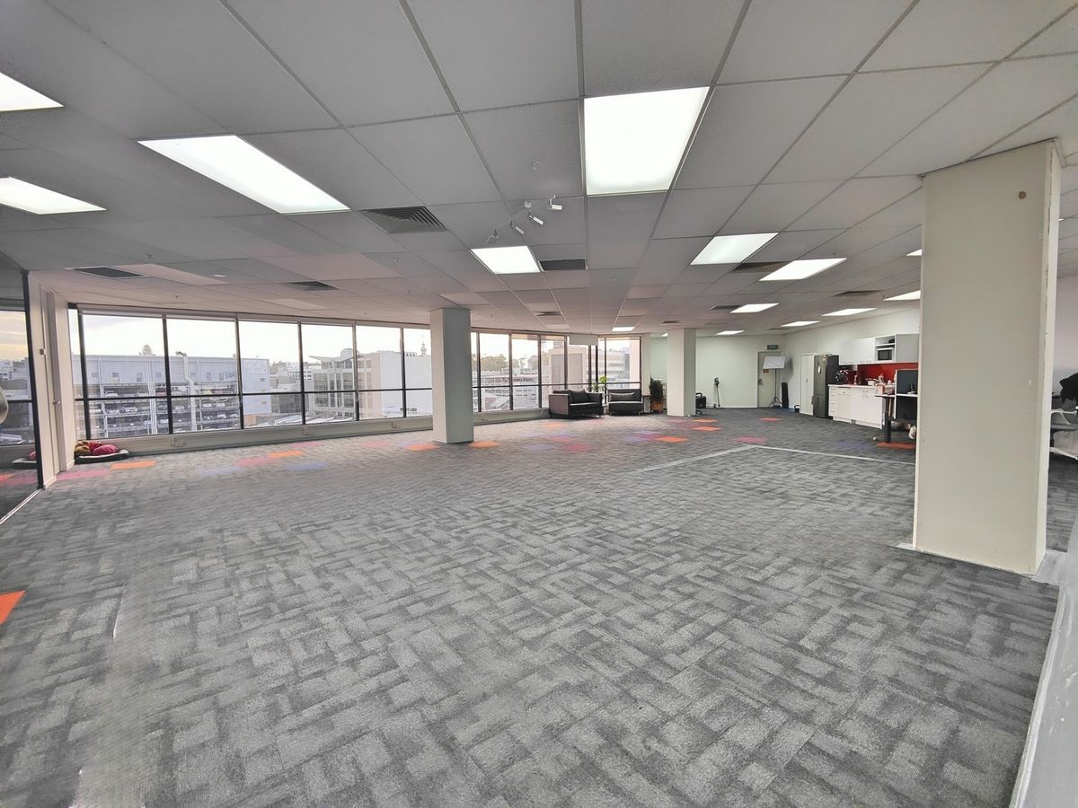 For lease, Three offices space available, floor size 110 m2, 300 m2,316 m2, 135 Broadway, Newmarket, Auckland