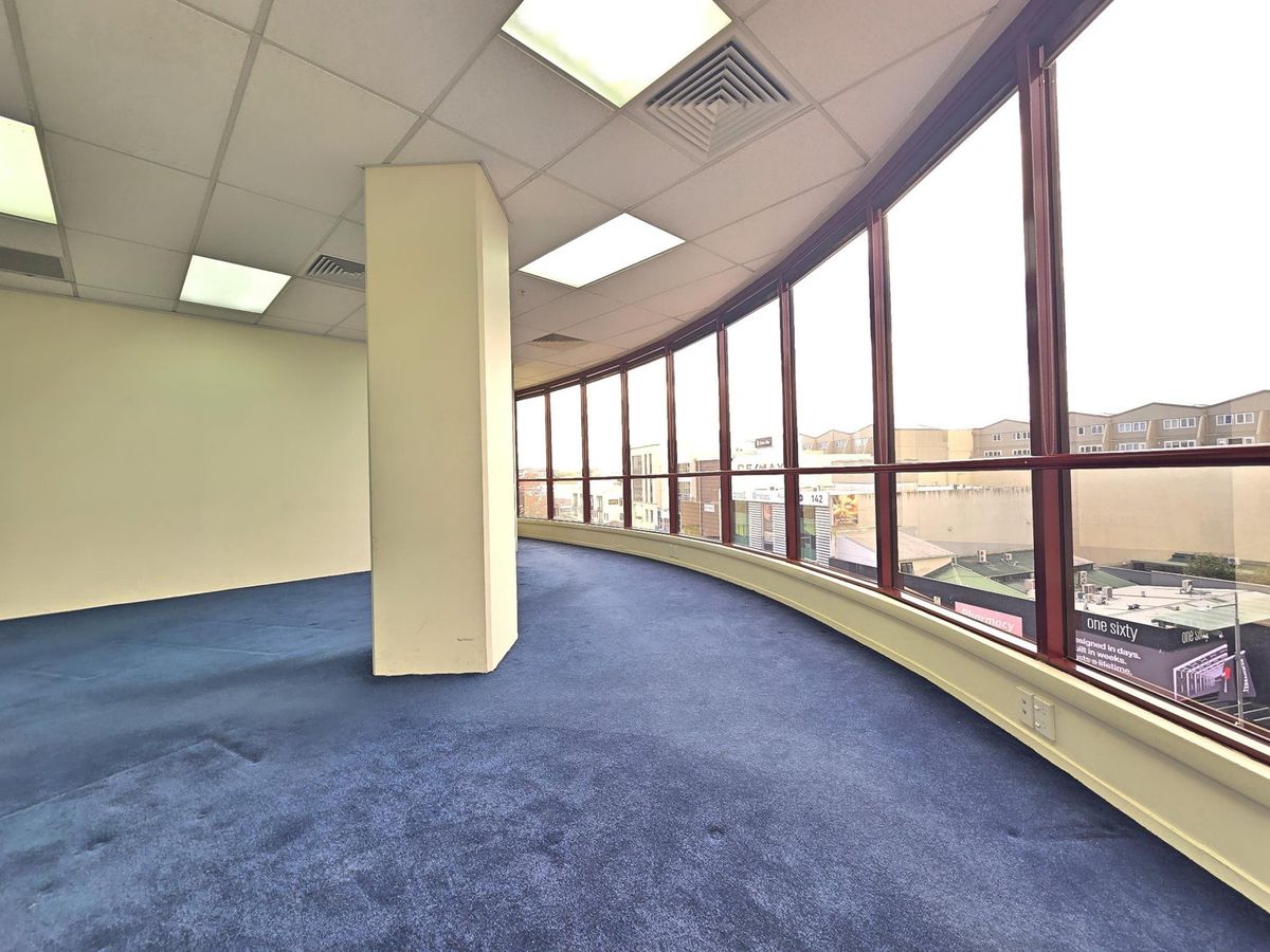 For lease, Three offices space available, floor size 110 m2, 300 m2,316 m2, 135 Broadway, Newmarket, Auckland