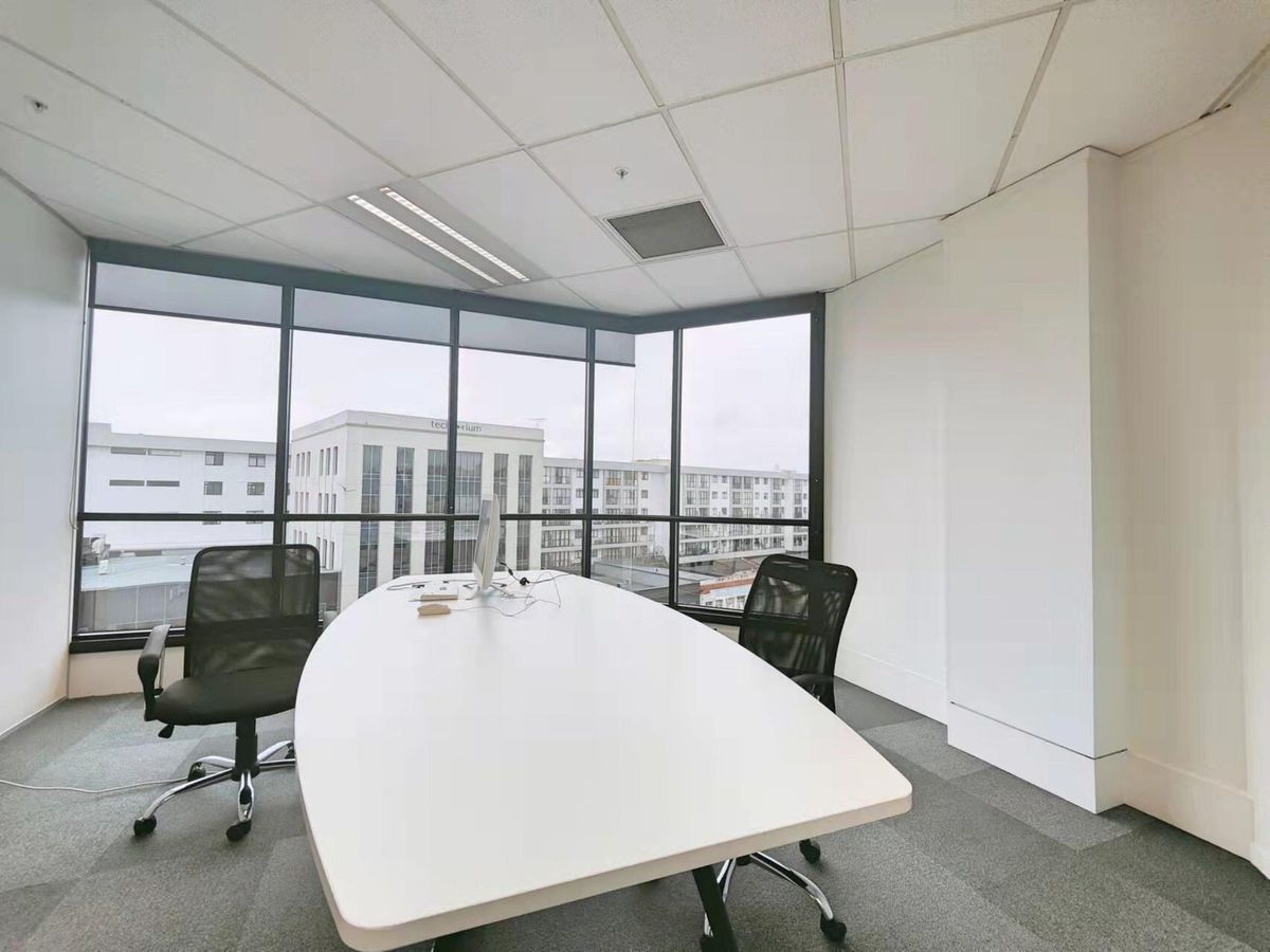 For lease, Three offices space available, floor size 110 m2, 300 m2,316 m2, 135 Broadway, Newmarket, Auckland