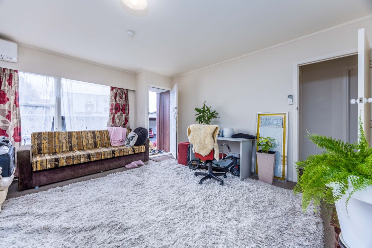 10 x Brick and Tile Units on a single Freehold Title, 28 Landscape Road, Papatoetoe, Auckand