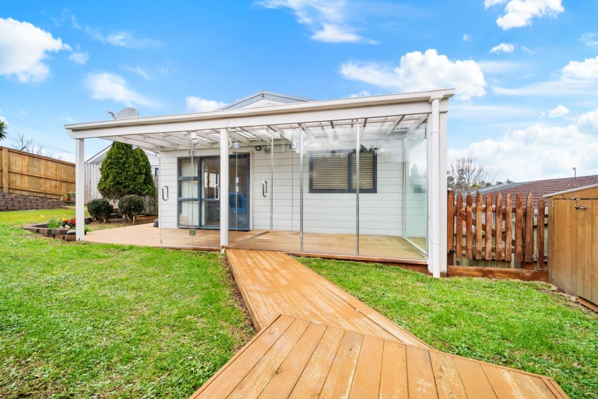 Must Sell – Owner Says Present All Offers, 2/109 Target Road, Totara Vale, Auckland