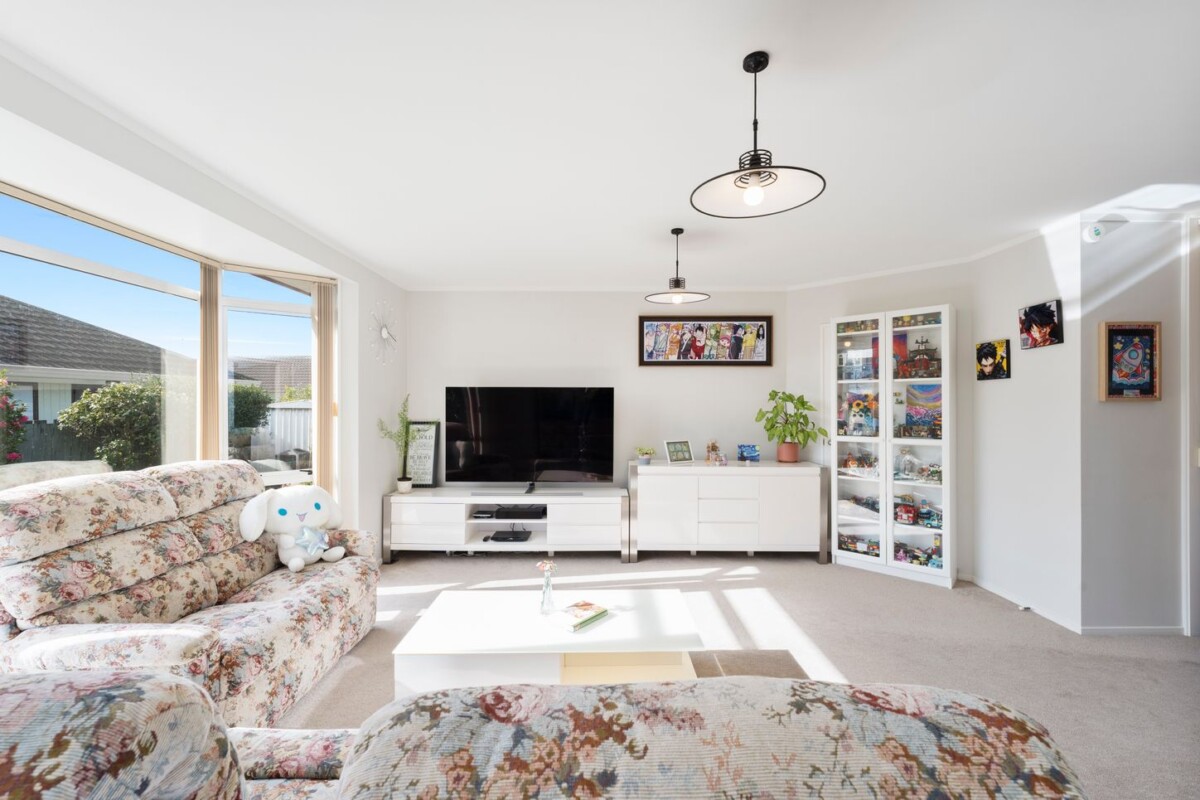 2/73 Vintage Drive, Henderson, Auckland