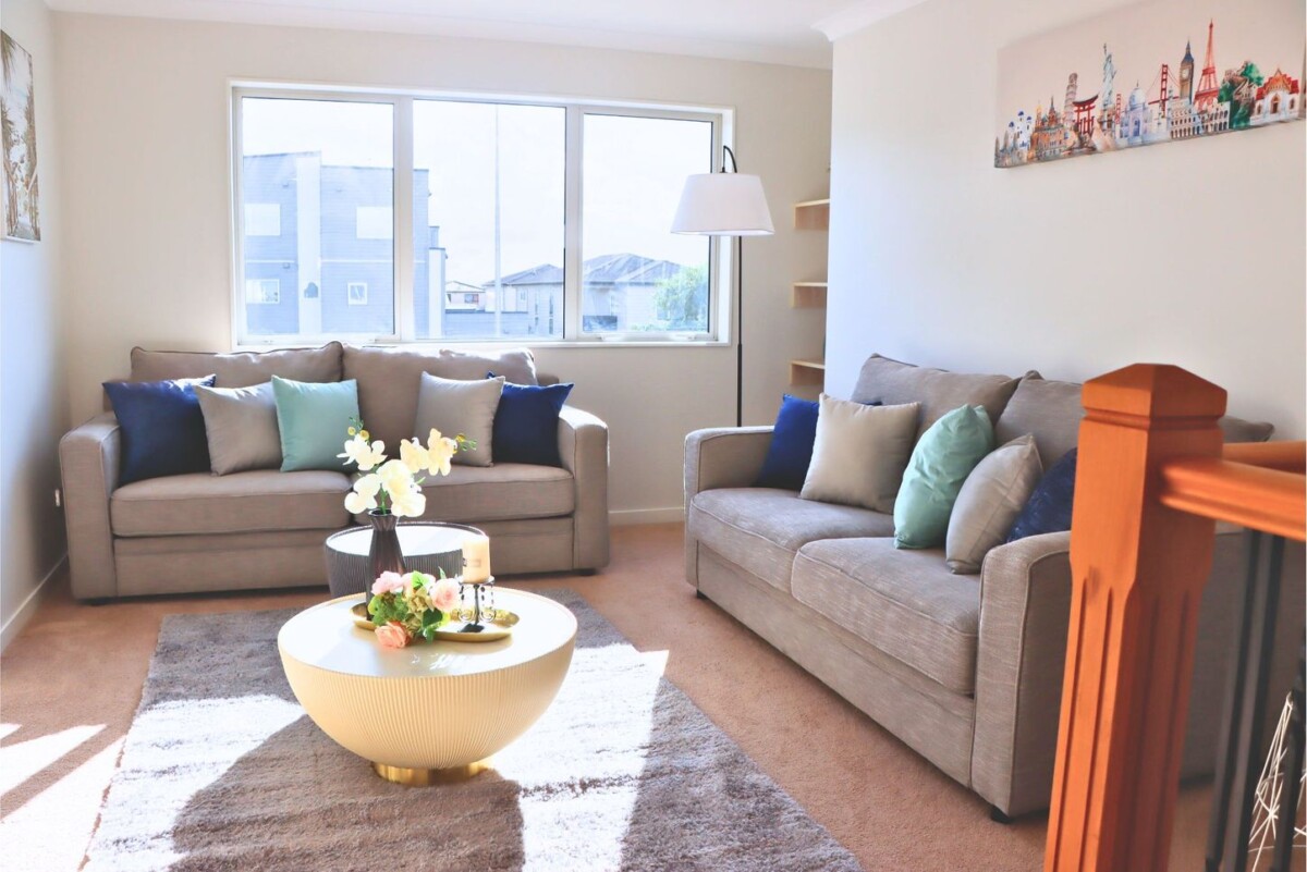 Walk to Ormiston Schools & Town Centre, 233 Murphys Road, Flat Bush, Auckland