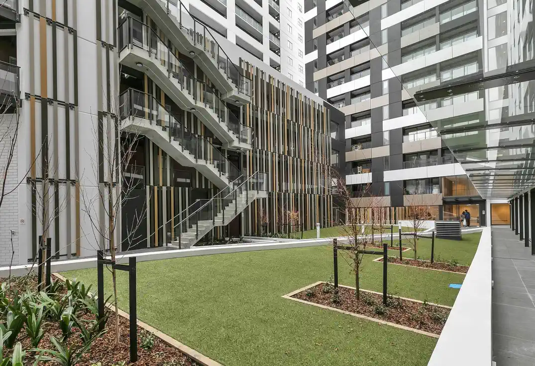 Double Grammar school zone, Freehold 2 beds 2 baths apartment, 71sqm including a 7sqm balcony, Full furniture package is included, move-in ready, 0.9 km to Auckland Girls’ Grammar School, 1.7 km to Auckland Grammar, 1208/438 Queen Street, City Centre, Auckland