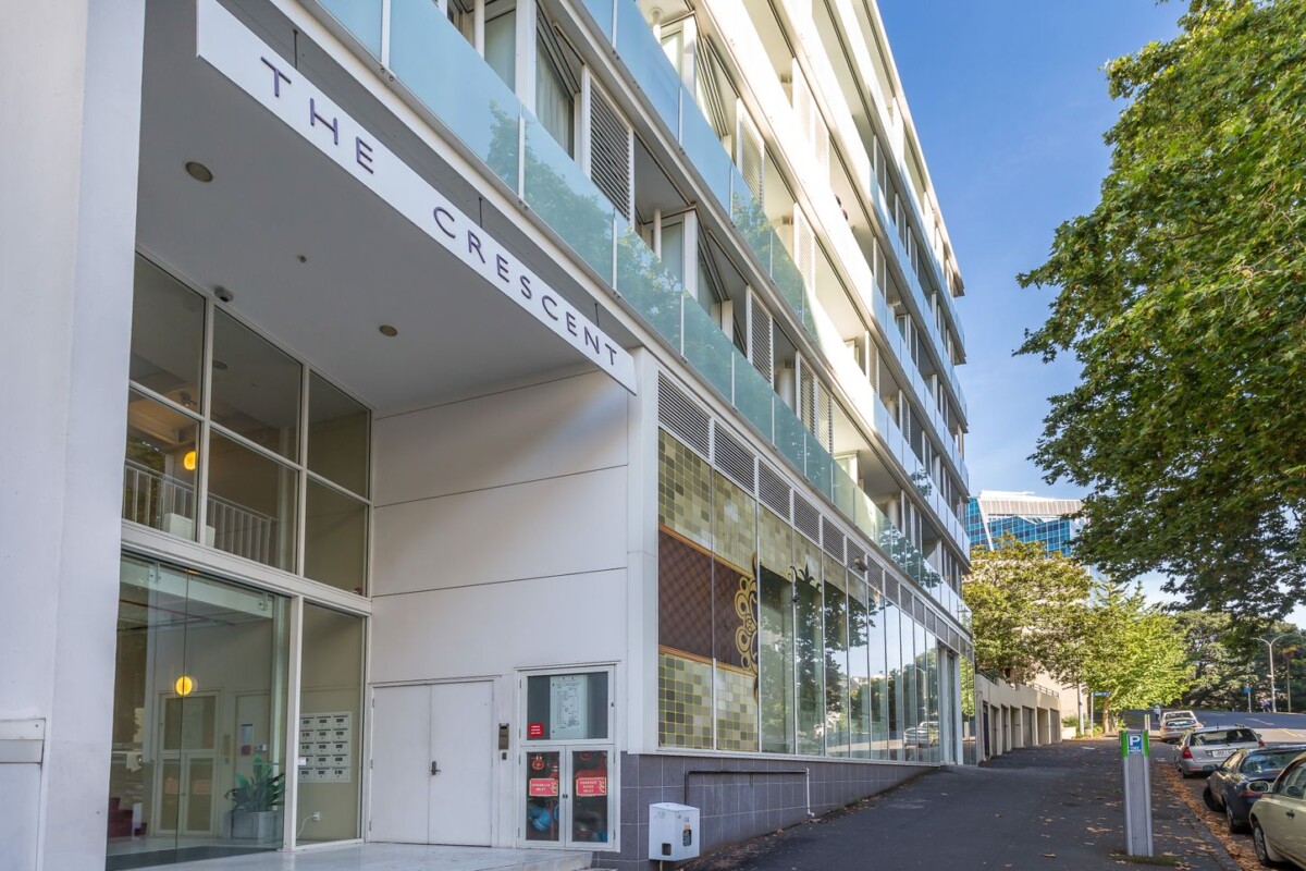 Aucklang Girls Grammar School zone, 55m2 1 bed 1 bath 1 car park fully furnished apartment, located just down from the University of Auckland and only a short walk to the High Street boutiques, cafes, and galleries. 602/7 Eden Crescent, Auckland Central, Auckland