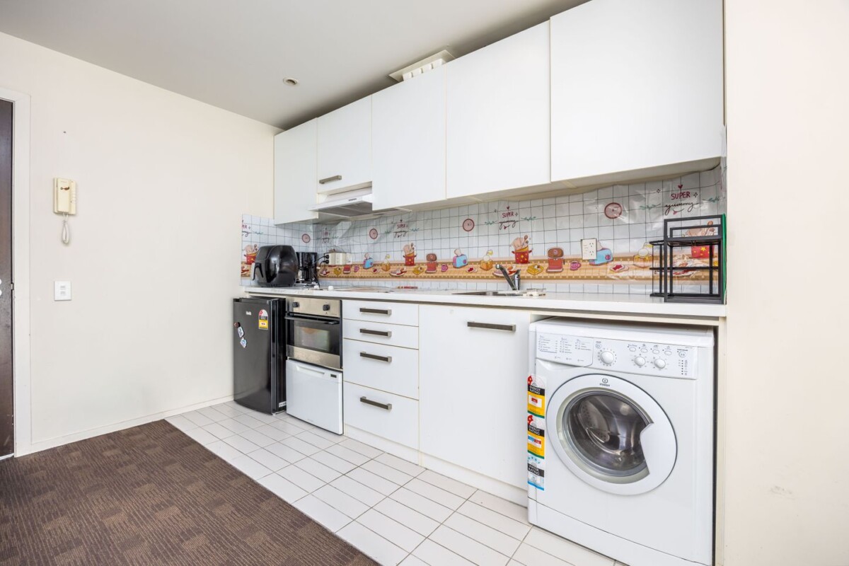 Aucklang Girls Grammar School zone, 55m2 1 bed 1 bath 1 car park fully furnished apartment, located just down from the University of Auckland and only a short walk to the High Street boutiques, cafes, and galleries. 602/7 Eden Crescent, Auckland Central, Auckland