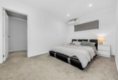 Priced under CV , 191m2 4 beds 3 baths house with garage, Centrally located – easy access to shops, public transport, parks, and amenities, 2/2 Marion Avenue, Mount Roskill, Auckland