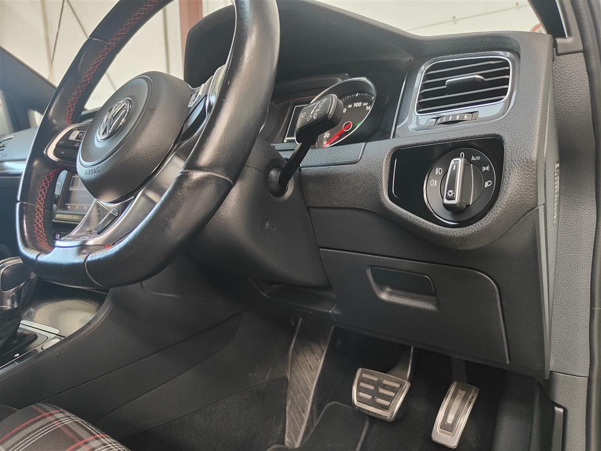 2015 Volkswagen Golf GTI/TURBO/DCC PACKAGE/GRADE 4.5 Hatchback Automatic, 5 seats, Petrol, 2,000 cc, 76,655 km
