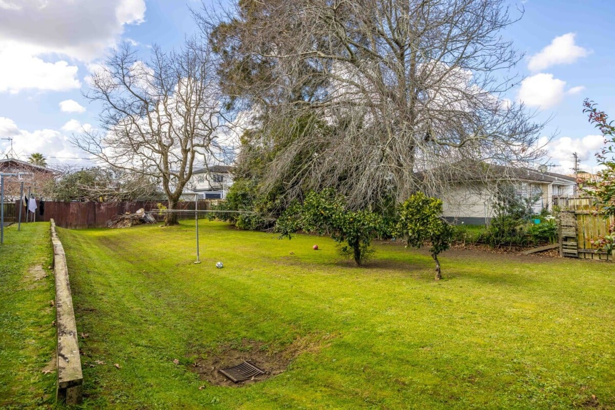 A full block of 6 x 2-bedroom units, 1 to 6/57A Wallace Road, Papatoetoe, Auckland