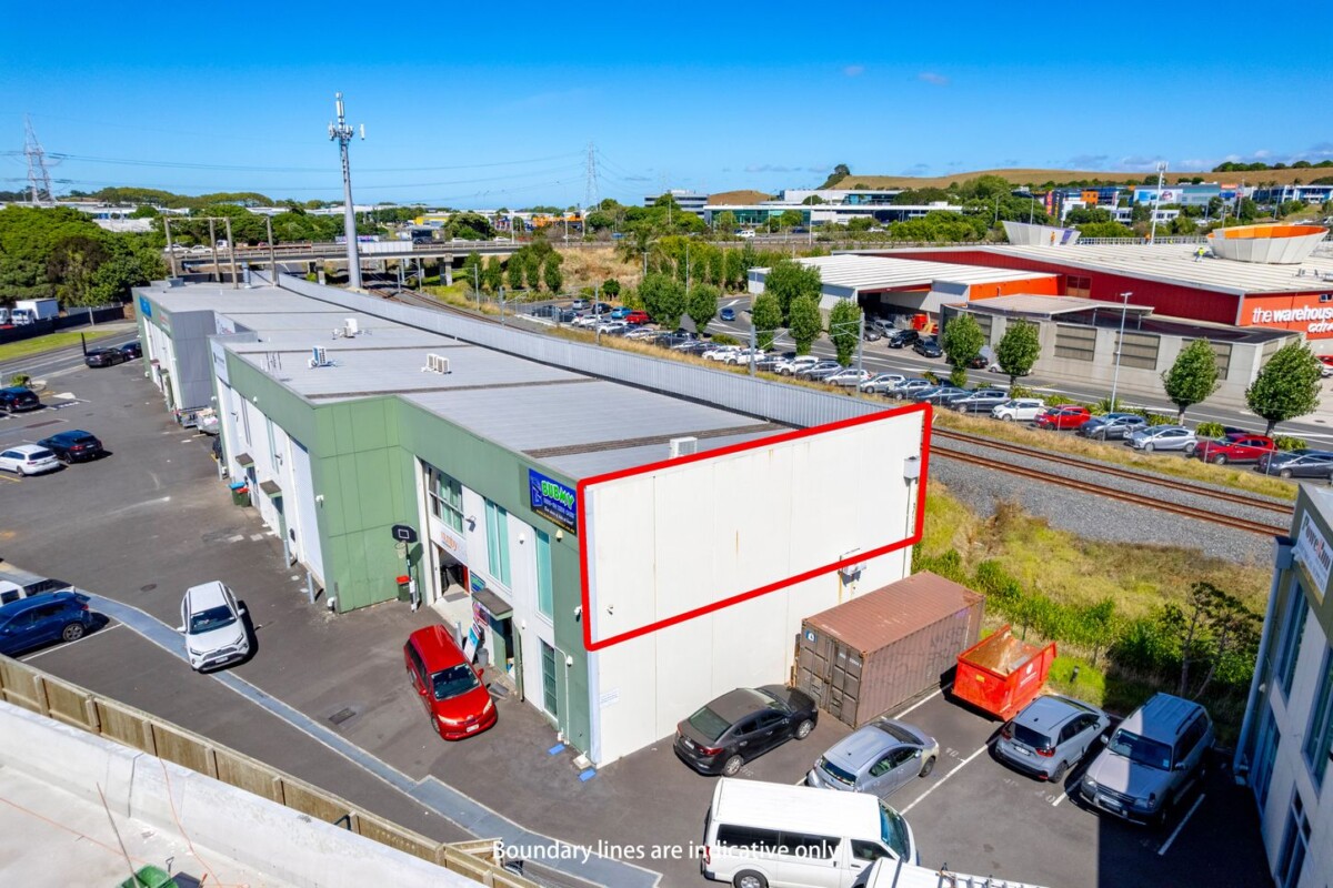 2 x (8 m x 4m) 32sqm wall advertising spots, 7/4 Clemow Drive, Mount Wellington, Auckland