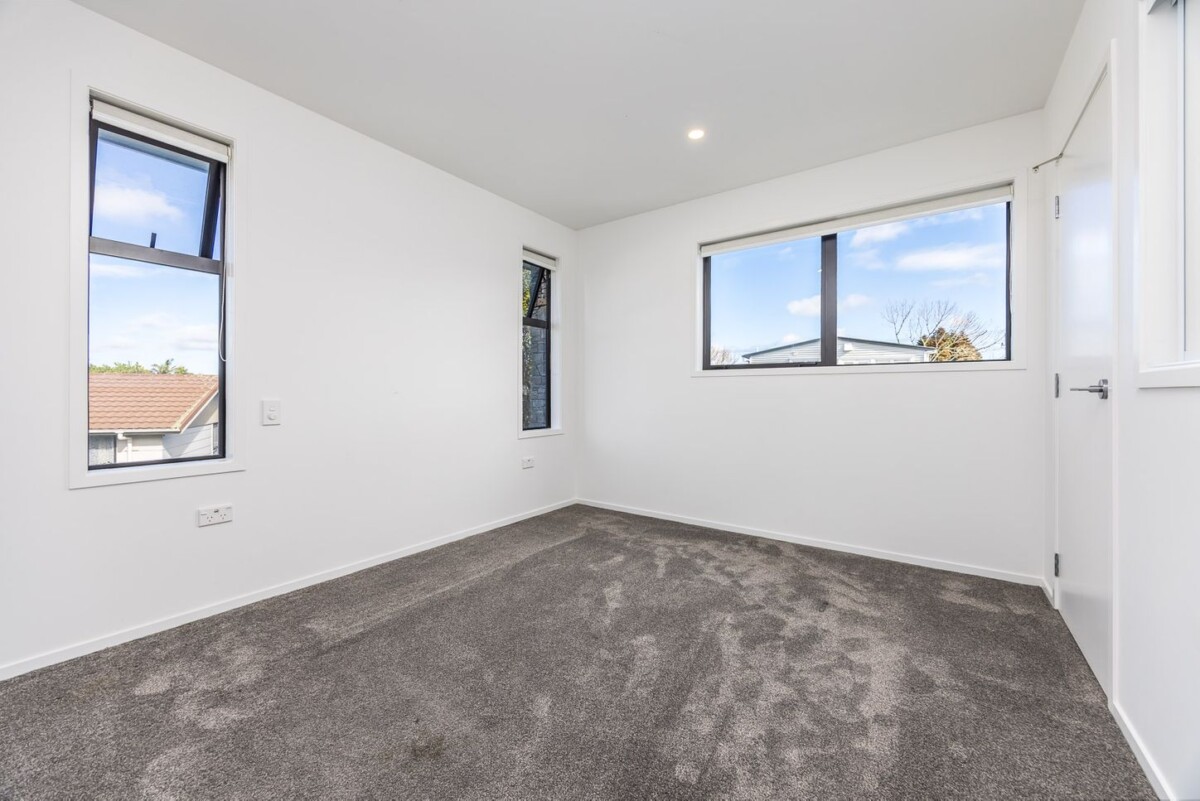 11/10 Fathom Place, Te Atatu Peninsula, , Auckland