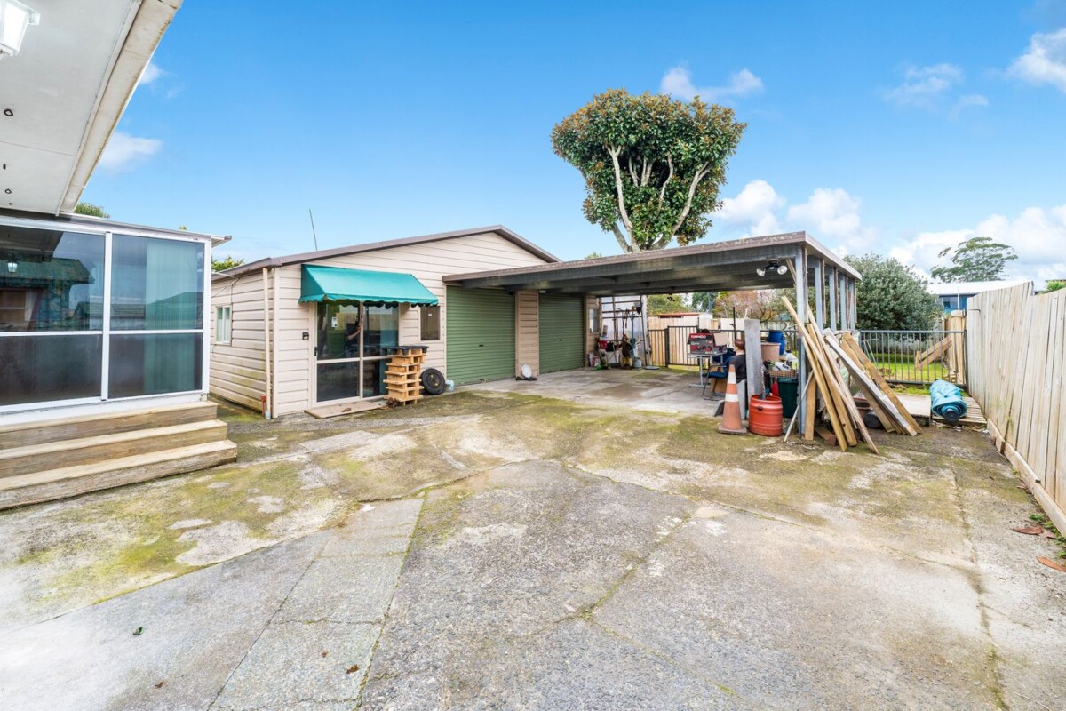 6 Edwards Avenue, Henderson, Auckland