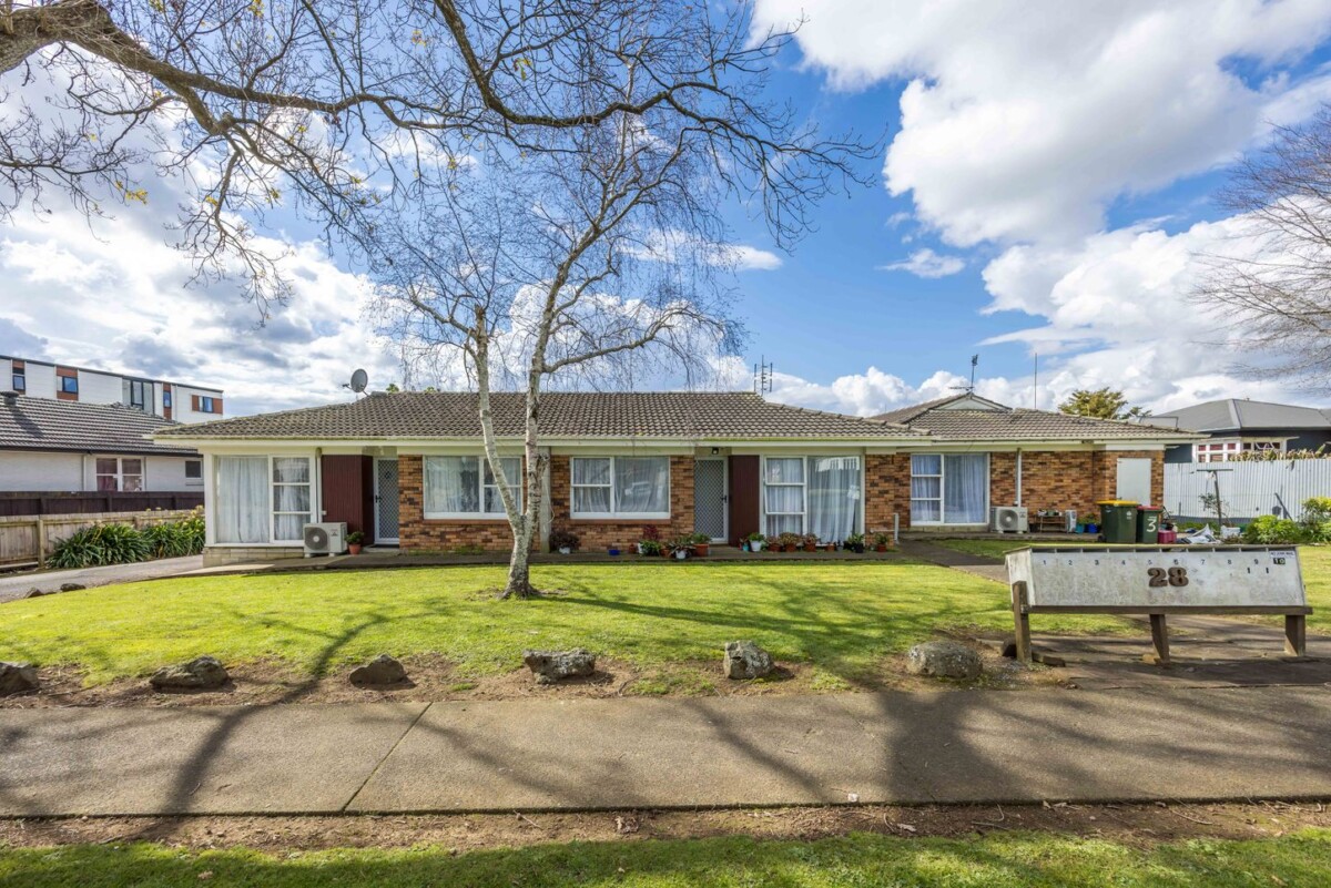 10 x Brick and Tile Units on a single Freehold Title, 28 Landscape Road, Papatoetoe, Auckand