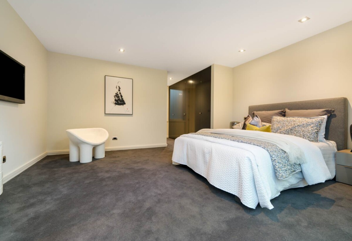 Auckland Grammar, Epsom Girls’ Grammar School zone, 5 beds 5 baths house on 1205m2 section, CV $7,900,000 (2024)., 82A Arney Road, Remuera,Auckland