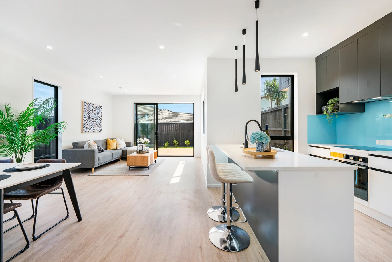 6/90 Picasso Drive, West Harbour, Auckland