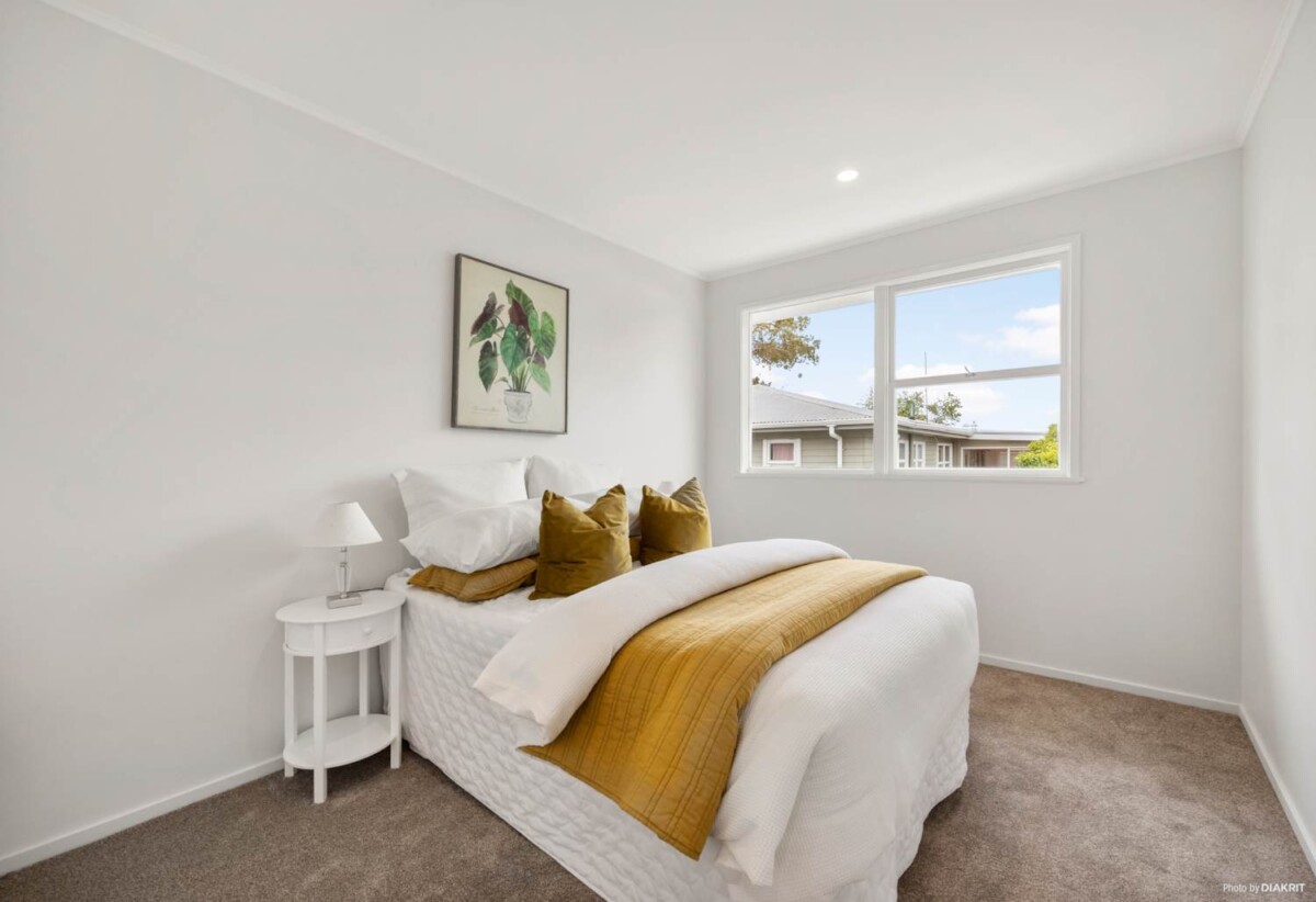 Dual Entrances, 6 (3+3) Beds house on 612m2 section, Newly Renovated Front Wing, 6 Brabham Place, Avondale, Auckland