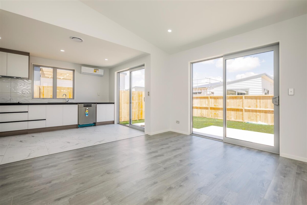 10 Year Master Build Guarantee, brandnew 3 beds 3 baths house with garage on 224m2 section, close to train station, shops, cafes, schools and Bruce Pulman Park, 25 Clayden Shuttleworth St, Takanini, Auckland