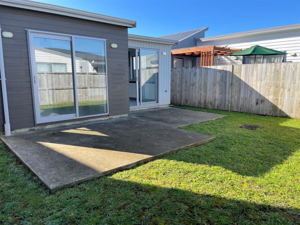 10 Year Master Build Guarantee, brandnew 3 beds 3 baths house with garage on 224m2 section, close to train station, shops, cafes, schools and Bruce Pulman Park, 25 Clayden Shuttleworth St, Takanini, Auckland